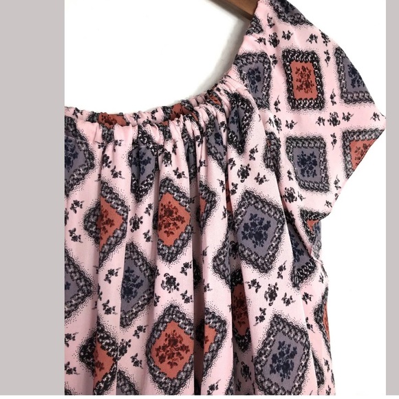 ELIZABETH AND JAMES Silk Blouse Top Sz S - Picture 4 of 6